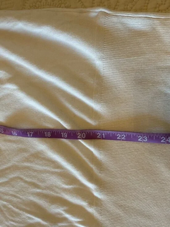 Classic cream turtleneck long sleeve sweater. - Picture 6 of 6